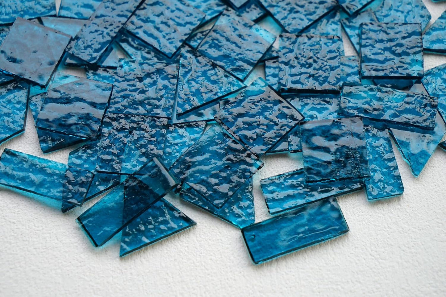 Large Size Textured Transparent Glass Mosaic Tiles, 200g Stained Glass Pieces for DIY Mosaic Crafts Bulk, 70pcs 4 Shapes Art Decor Mosaic Tiles, Turquoise Blue